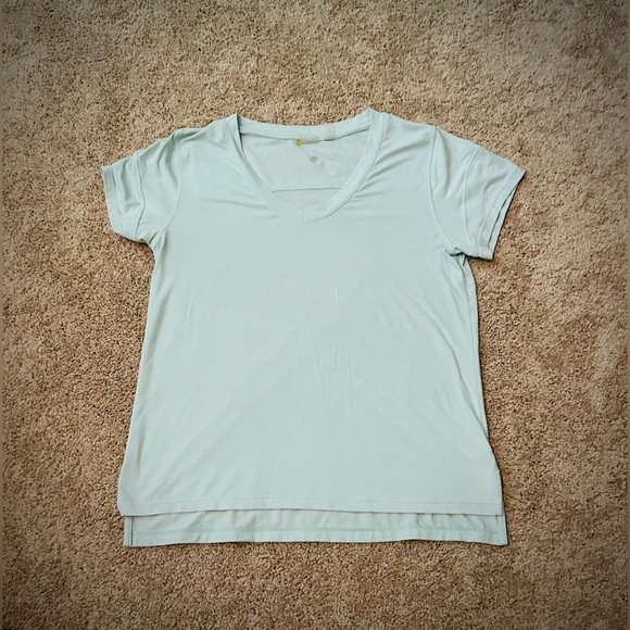 EUC Zella
Breathe Active V-Neck Short Sleeve Tee in Light Teal, Size Medium - Picture 9 of 16